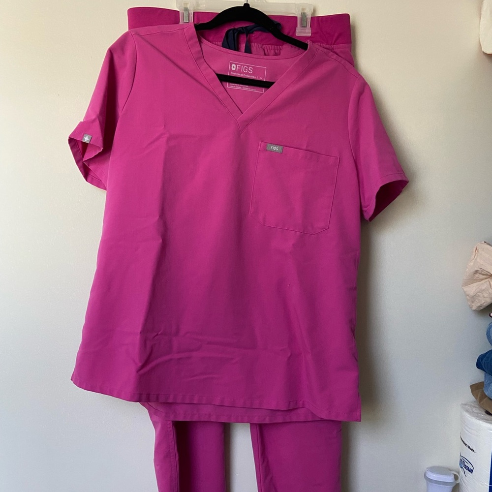 Figs Pink Scrub Set
